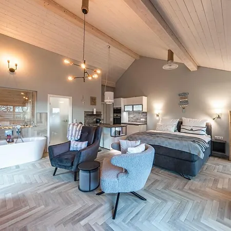 Luxus Loft Am Mueritzufer 公寓